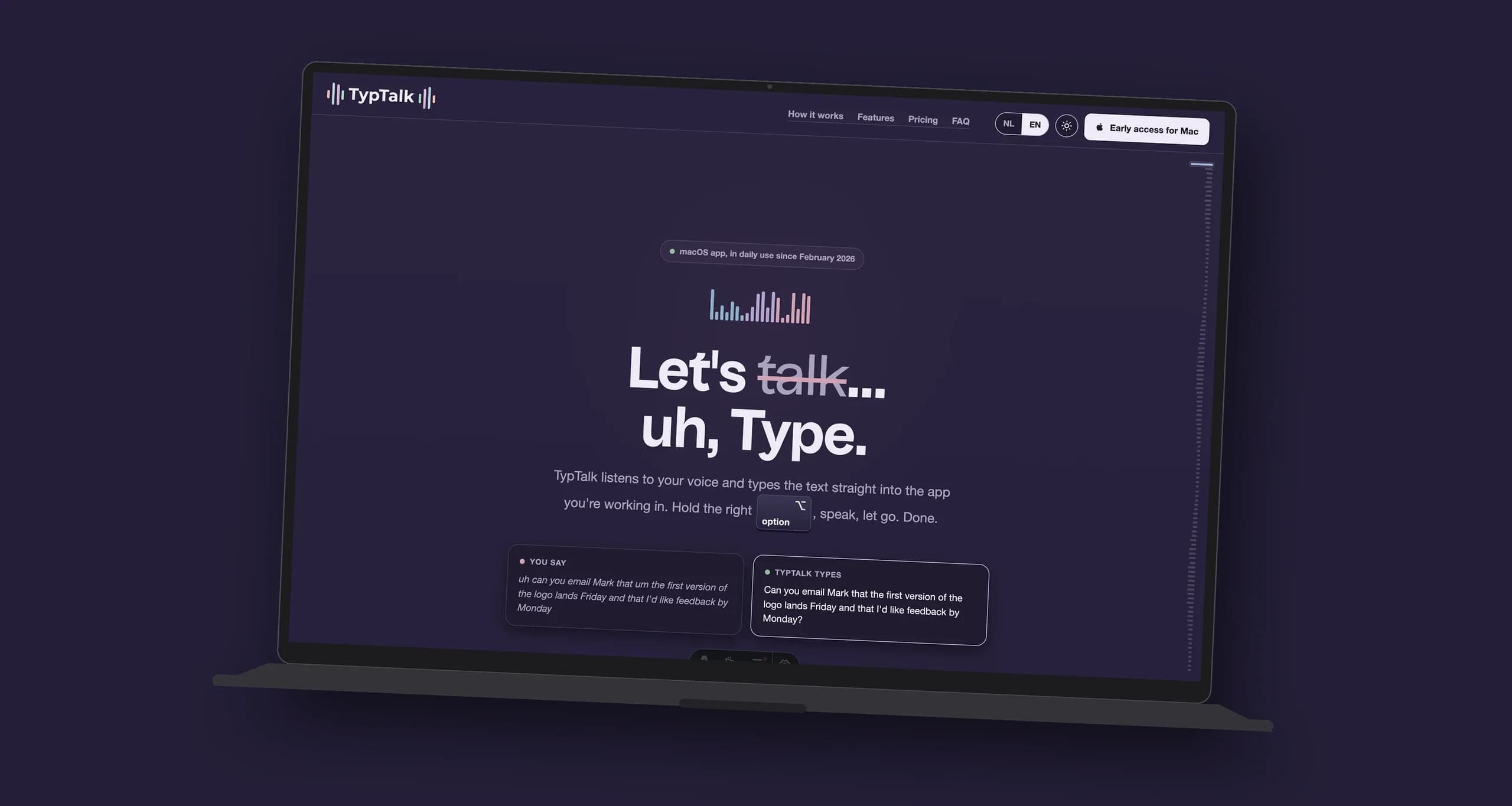 De donkere stand van de landingspagina van TypTalk, in het Engels, op een laptop op diep paars